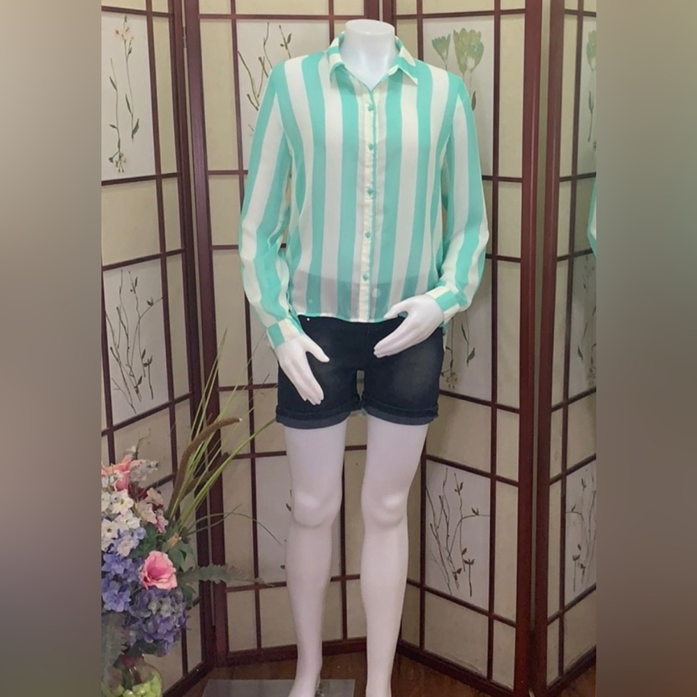 Forever 21 Sexy green/white striped blouse ☘️